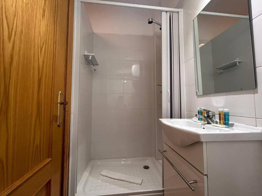 Cute Studio In Gran Via -Si1 Madrid Eksteriør bilde